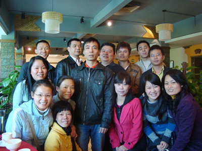 盟雄員工合照